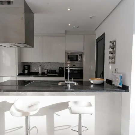 Cenuela - Lush Haven By United Renters