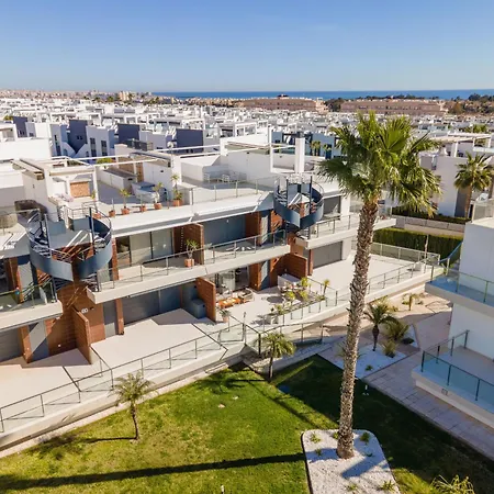 Cenuela - Lush Haven By United Renters