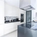 Ceñuela - Lush Haven By United Renters Apartamento *