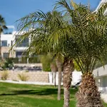 Ceñuela - Lush Haven By United Renters Apartamento
