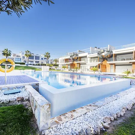 Cenuela - Lush Haven By United Renters Apartament Torrevieja