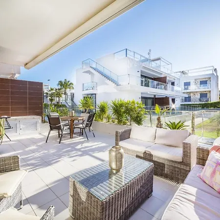 Cenuela - Lush Haven By United Renters Apartament
