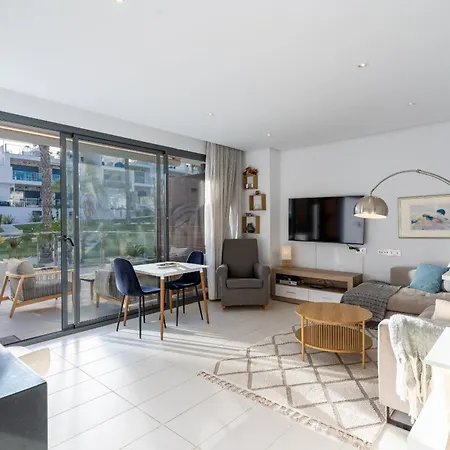 Cenuela - Lush Haven By United Renters Torrevieja