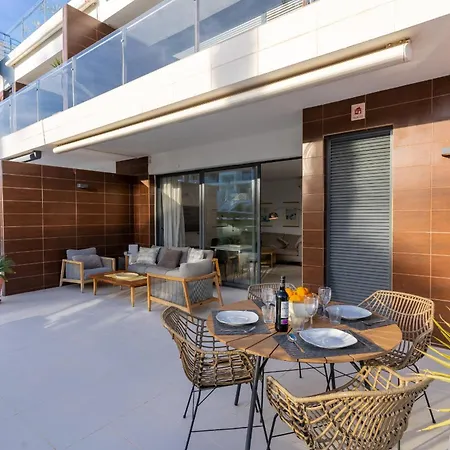 Cenuela - Lush Haven By United Renters