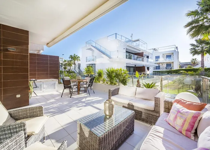 Ceñuela - Lush Haven By United Renters Apartamento