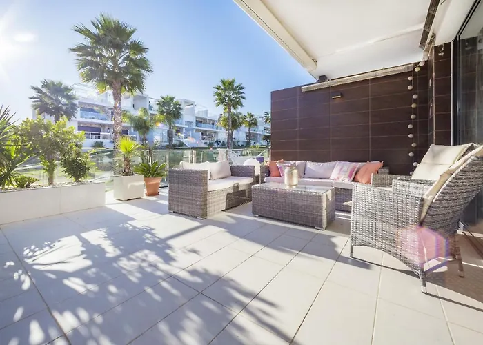 Ceñuela - Lush Haven By United Renters Torrevieja