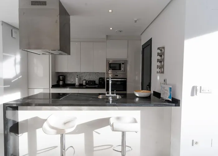 Ceñuela - Lush Haven By United Renters