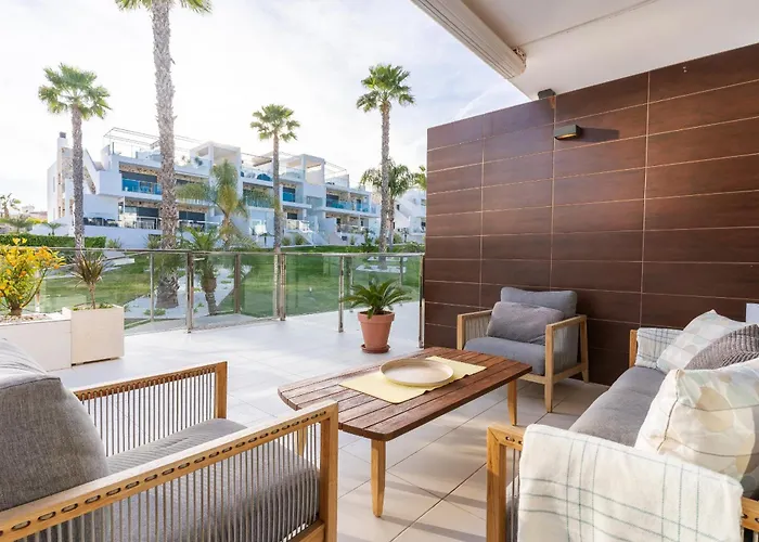 Ceñuela - Lush Haven By United Renters Apartamento *