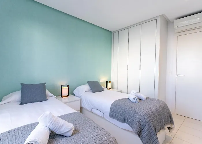 Ceñuela - Lush Haven By United Renters Apartamento