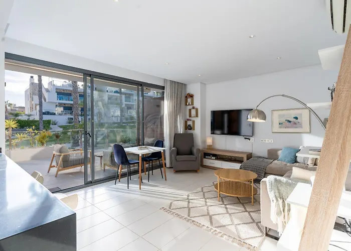 Ceñuela - Lush Haven By United Renters Torrevieja