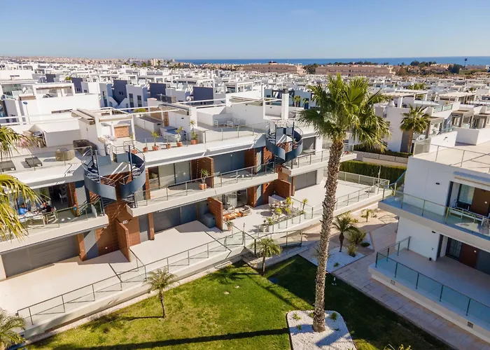 Cenuela - Lush Haven By United Renters