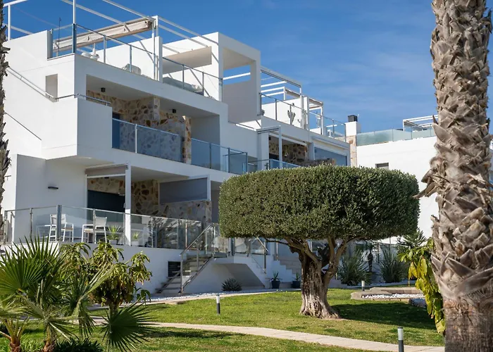 Ceñuela - Lush Haven By United Renters