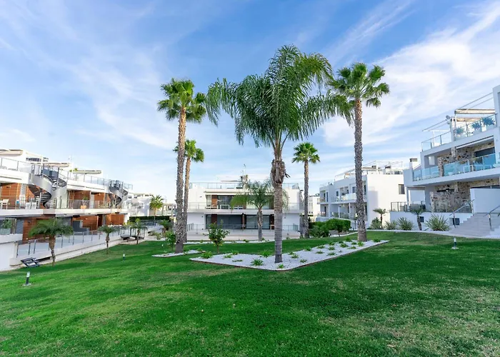 Ceñuela - Lush Haven By United Renters Apartamento *