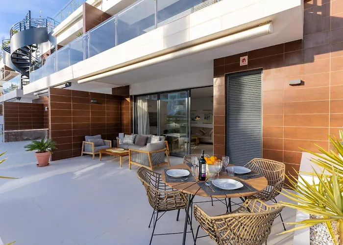 Cenuela - Lush Haven By United Renters