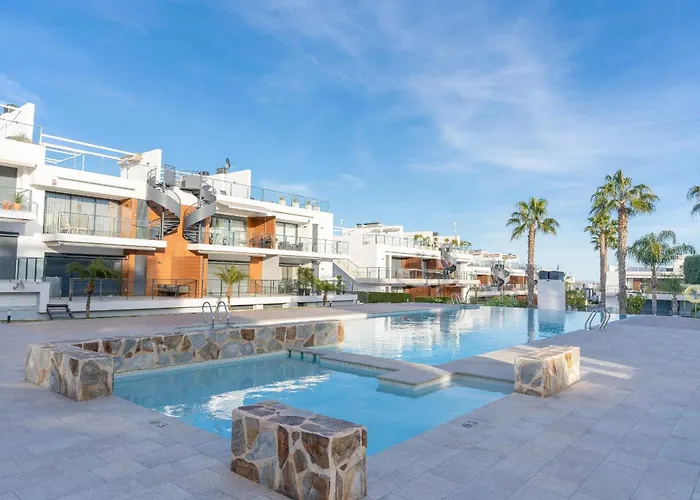 Ceñuela - Lush Haven By United Renters Apartamento