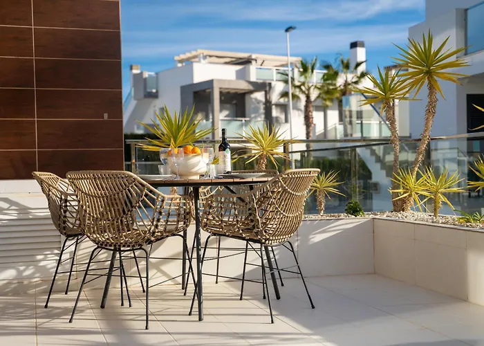 Ceñuela - Lush Haven By United Renters